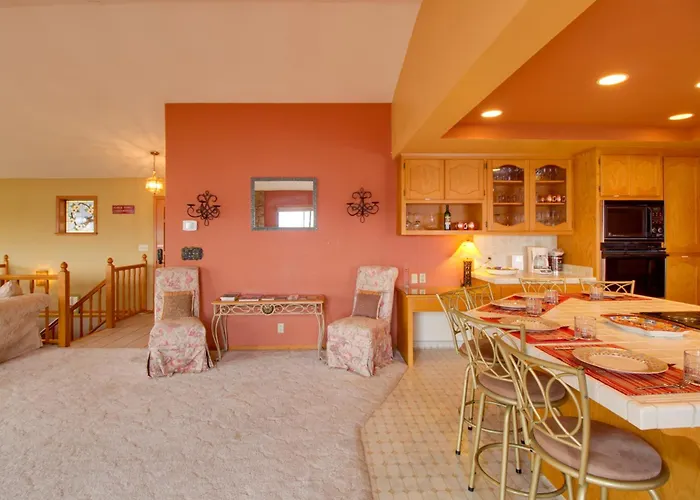 Spacious Kelseyville Home W/ Large Lakefront Deck!